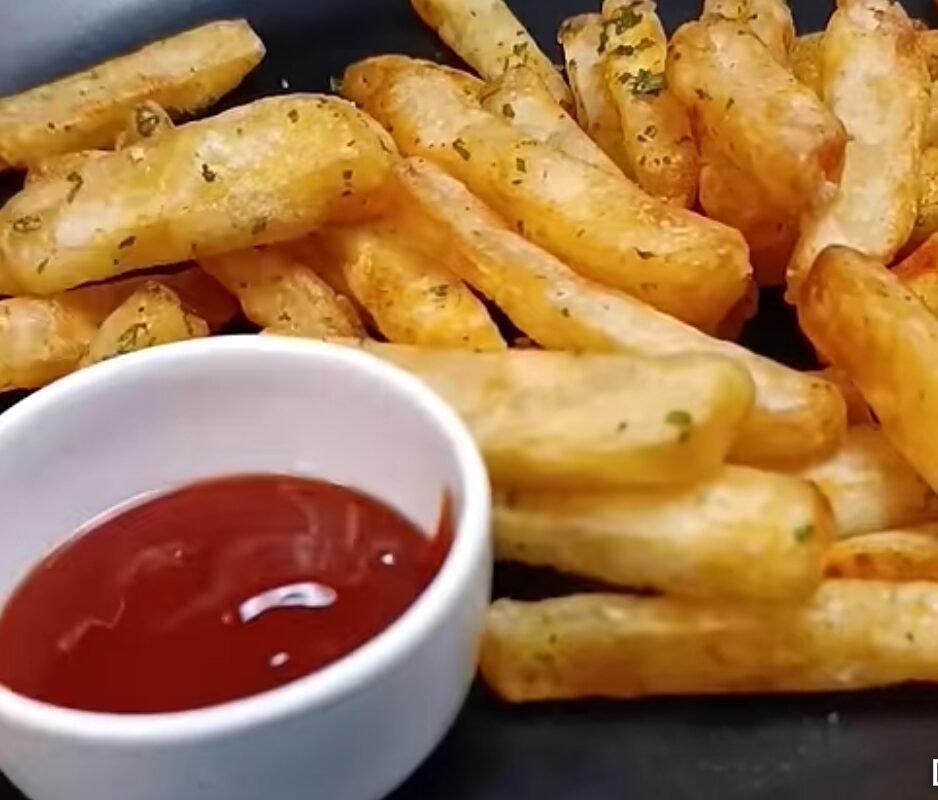 Secret to Restaurant-Style French Fries – Crunchy, Tasty, and Super Quick!सिर्फ 10 मिनट में बनाएं Super Crispy रेस्टोरेंट जैसी फ्रेंच फ्राइज़ – बिल्कुल परफेक्ट!